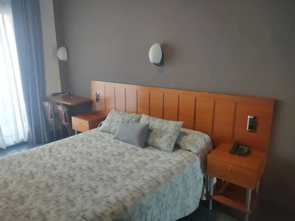 Standard Double room with courtyard view (full double bed)