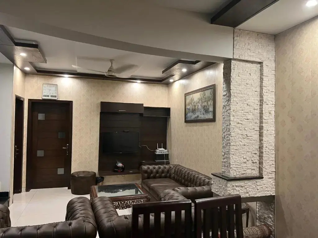 Royal Three Bed Room Villa Dha Phase 6 Lahore