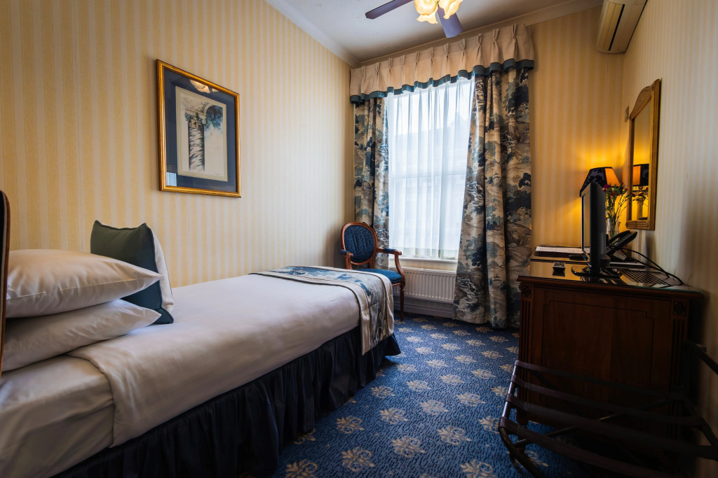 London Lodge Hotel — фото