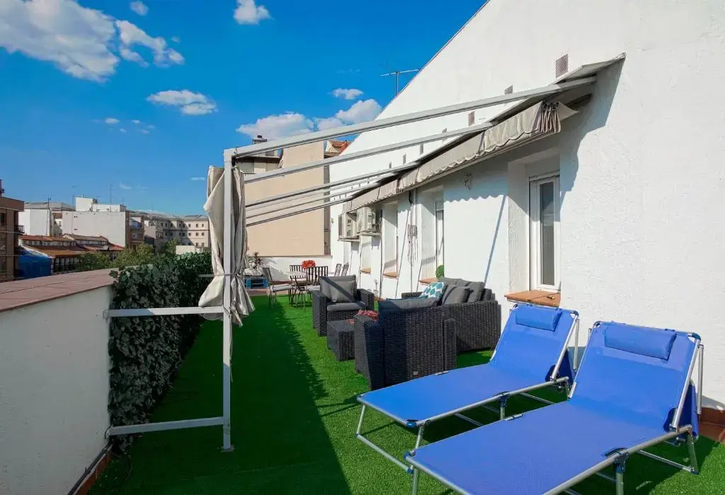 2 Bedrooms Penthouse Apartment