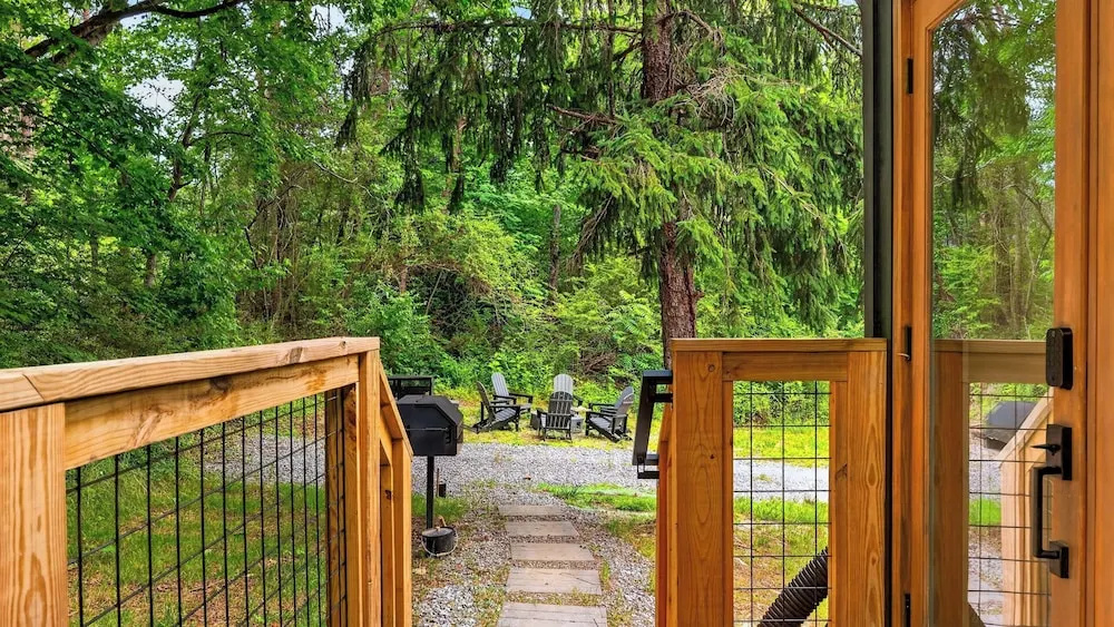 Fireside on Mortar by Avantstay Modern A-fram Home + Hot Tub + Firepit + Forest Views