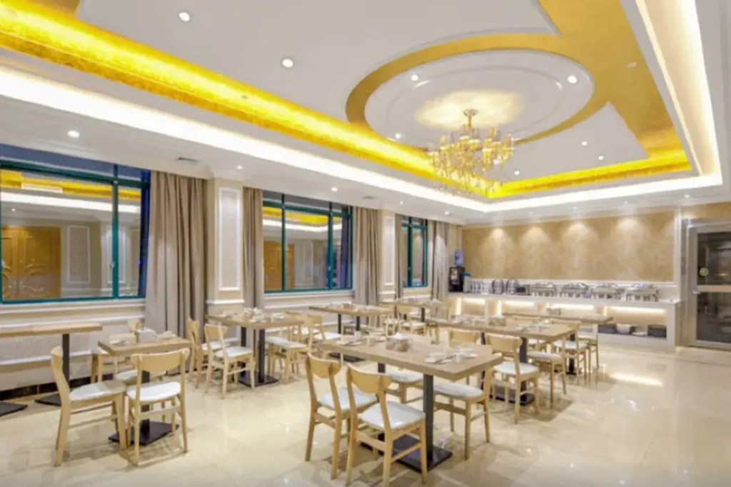 Food & Beverage