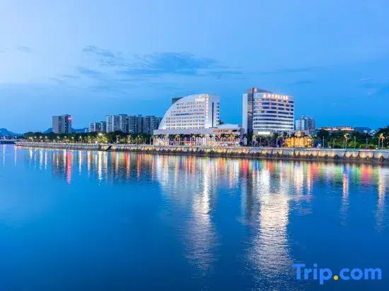 Beach & Waterfront