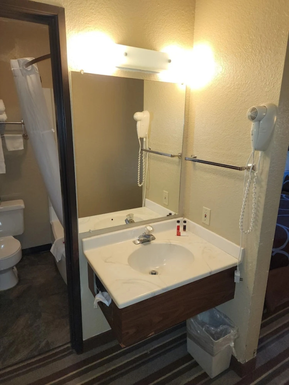 Economy room