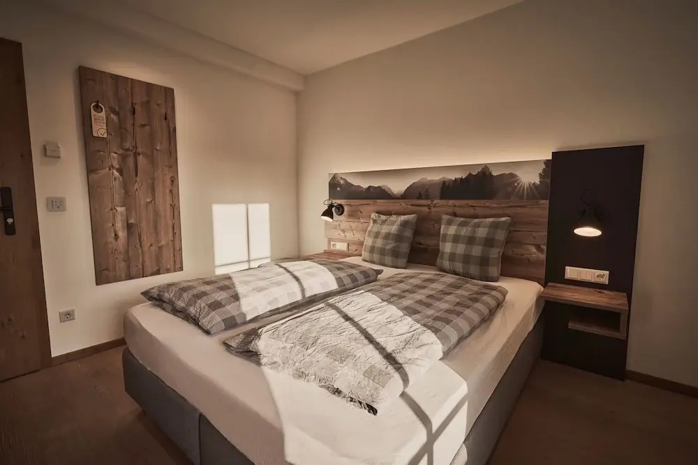 Economy room