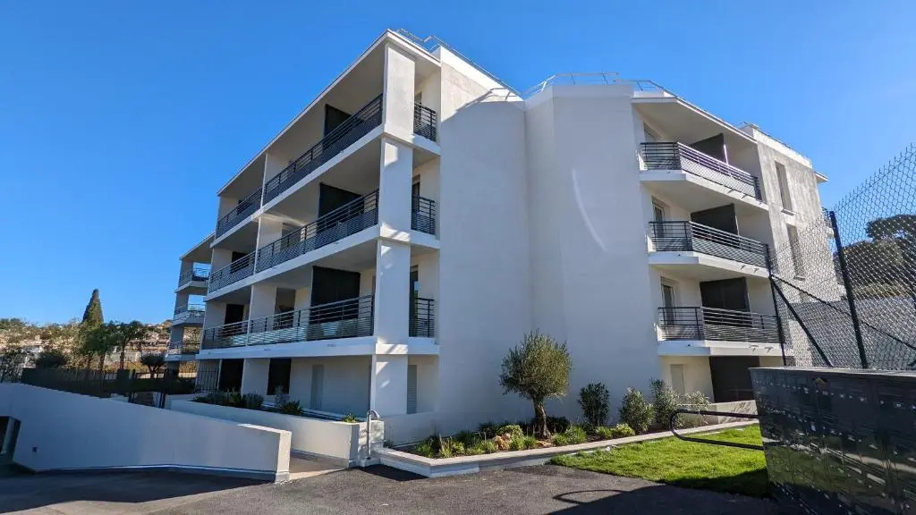 Superbe T2 en résidence avec piscine et parking