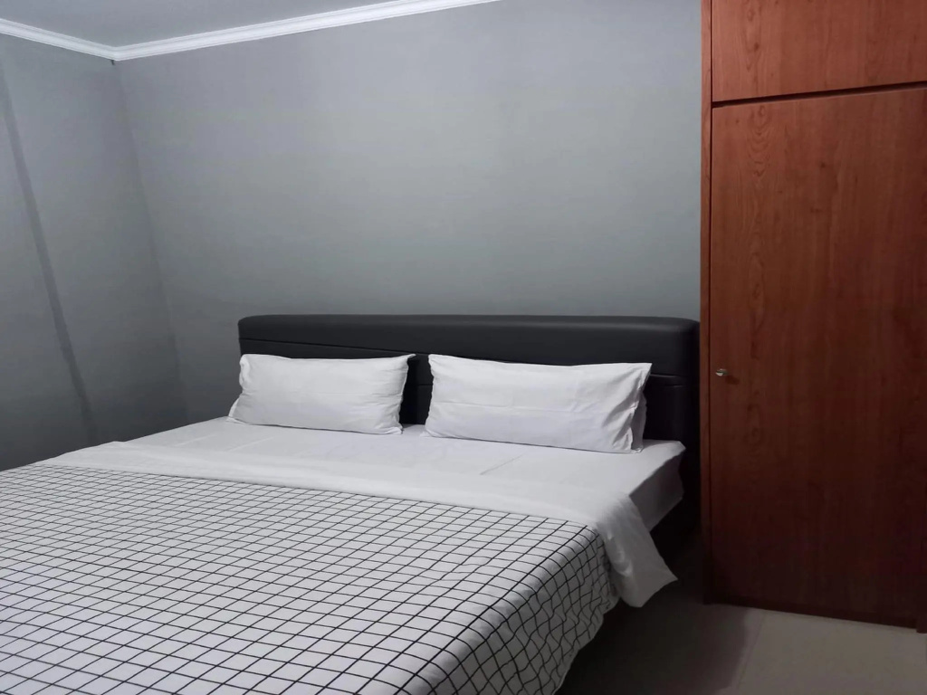 Deluxe Double room (full double bed)