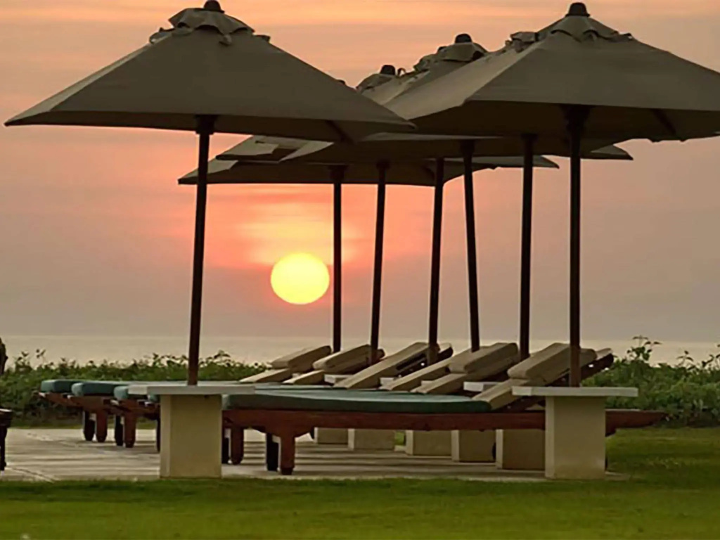 Villa Atas Ombak
