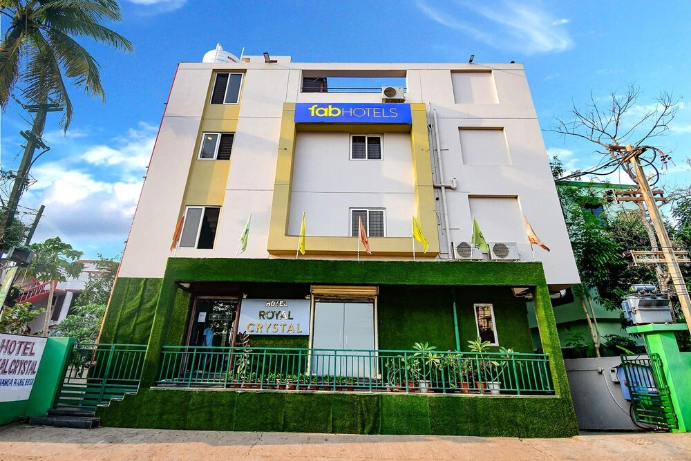 Hotel Royal Crystal by OYO Rooms