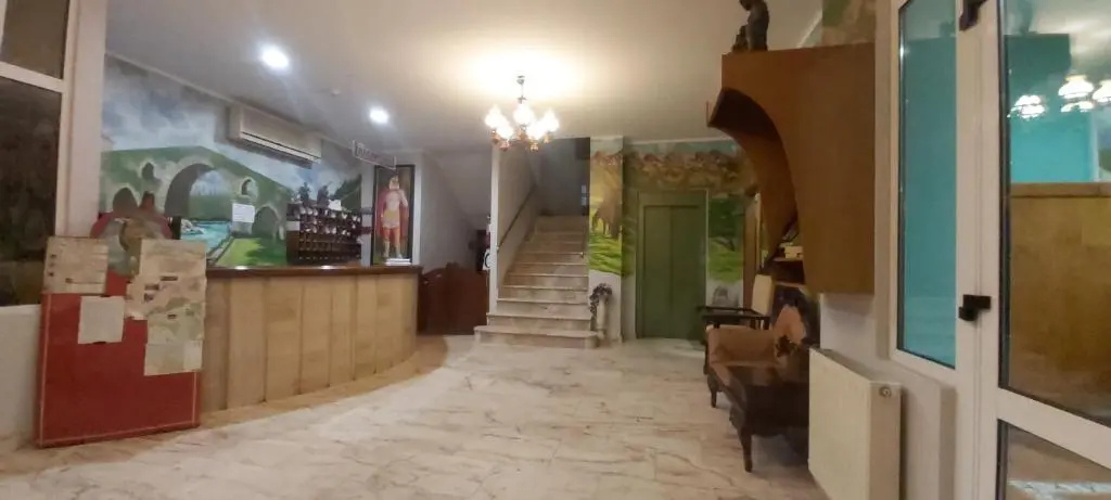 Lobby & Reception