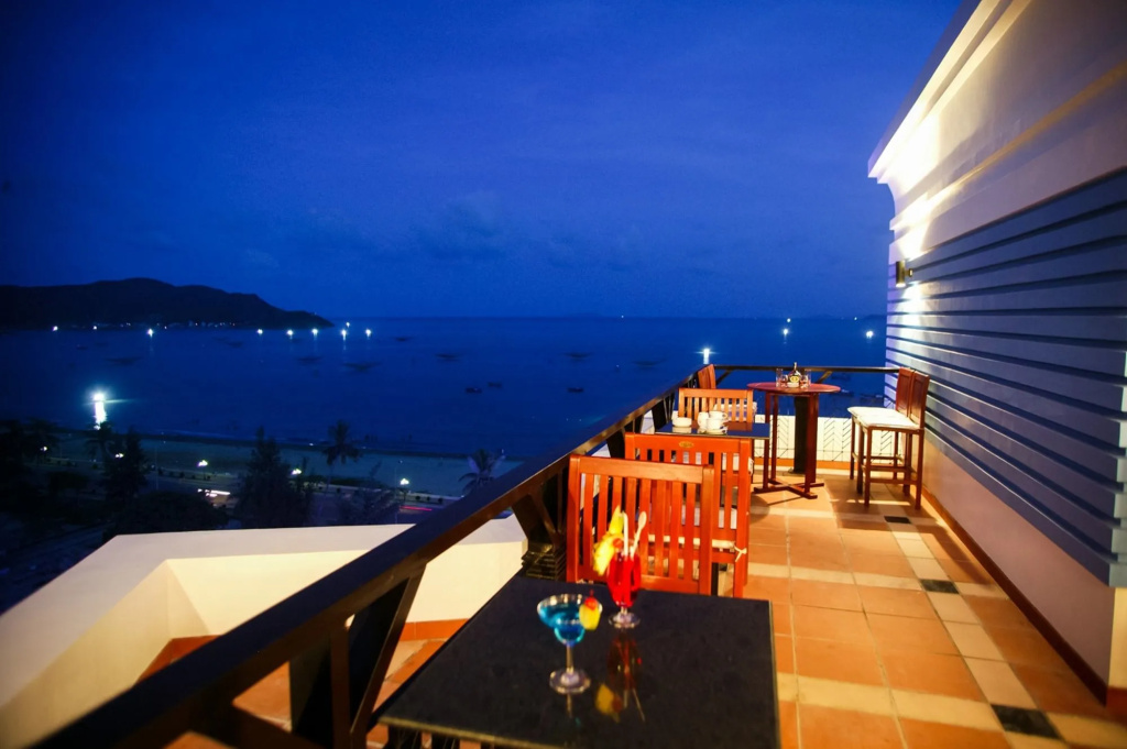 Balcony & Terrace