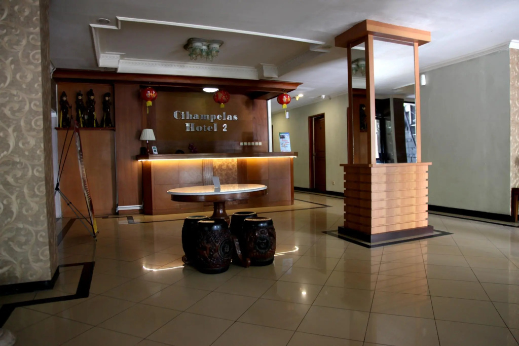 Lobby & Reception