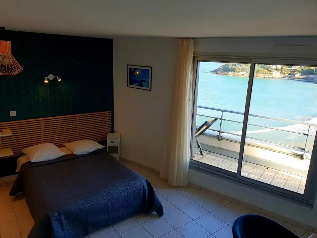 Studio with sea view