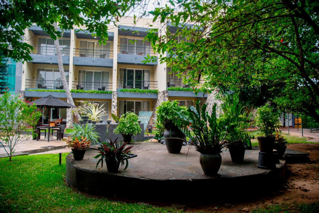 Miridiya Lake Resort