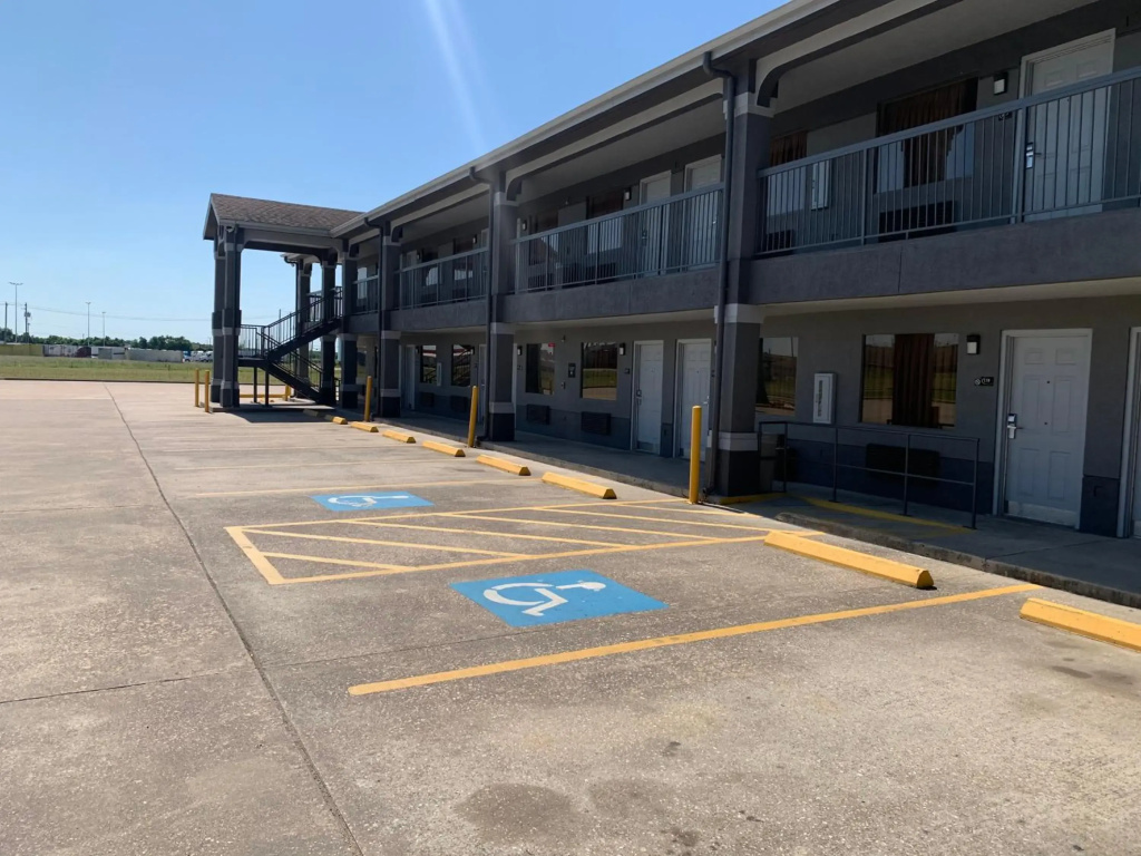 Super 8 By Wyndham Baytown