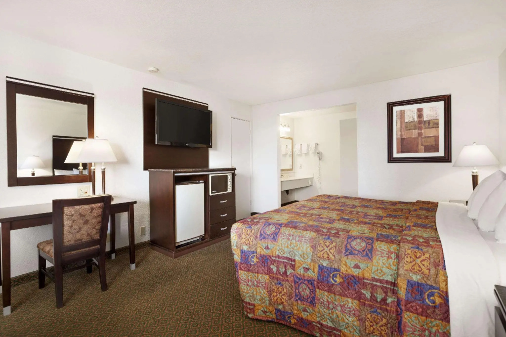 Standard Double room (full double bed)