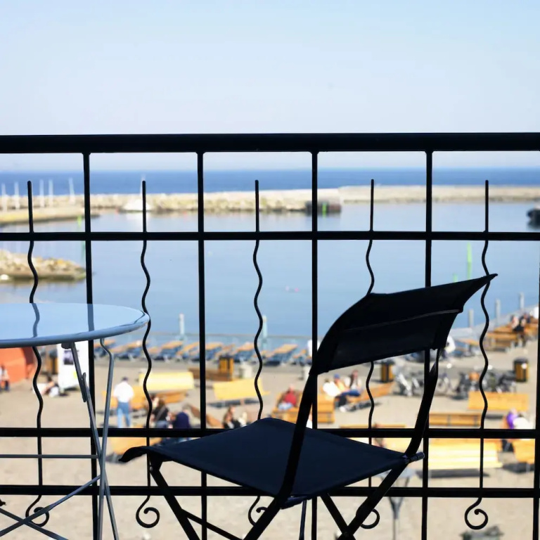 1 Bedroom Apartment with sea view