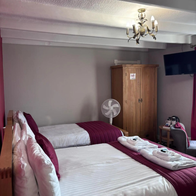 The Three Wheat Heads Inn — 5