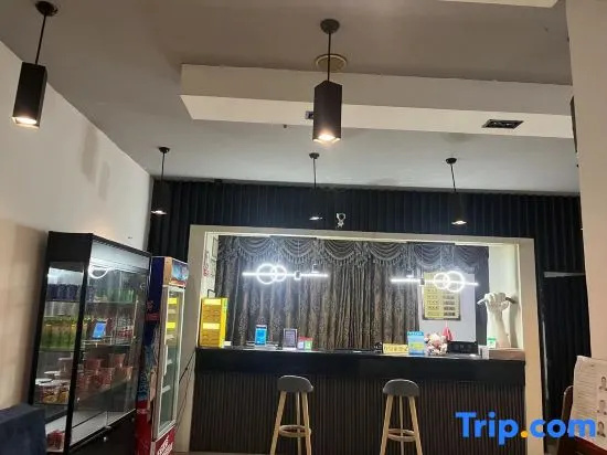 Food & Beverage