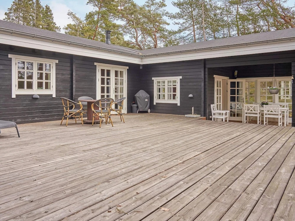 Gorgeous Holiday Home In Nexo With Whirlpool