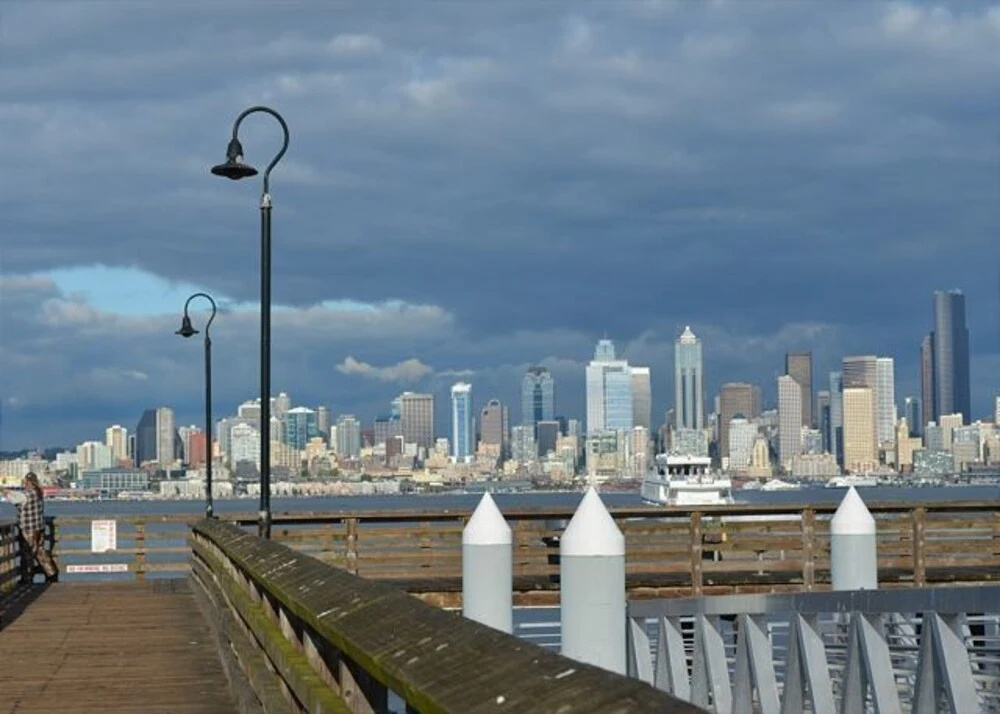 Alki Beach House - Three Bedroom Home with Fireplace