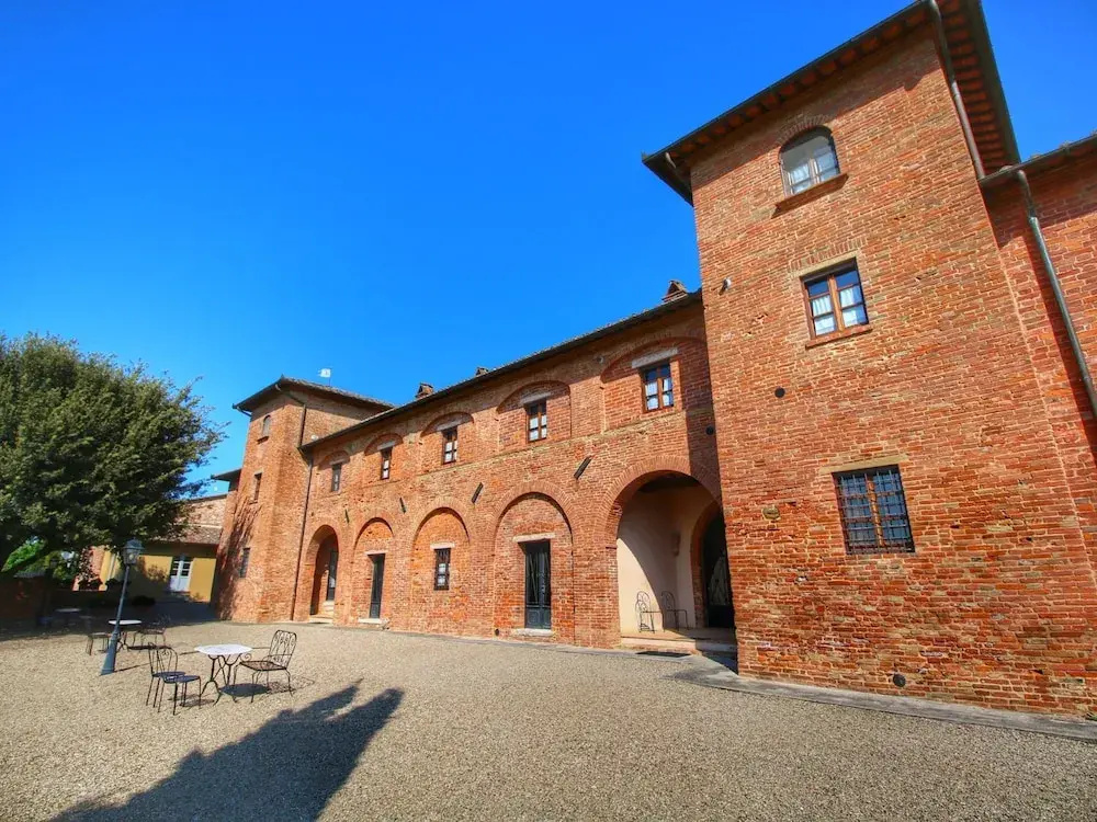 Farmhouse With Pool in Montepulciano