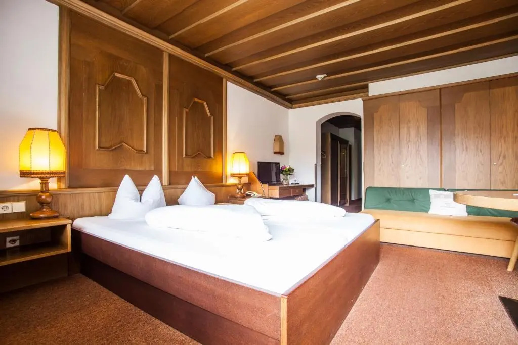 Standard Double room (full double bed)