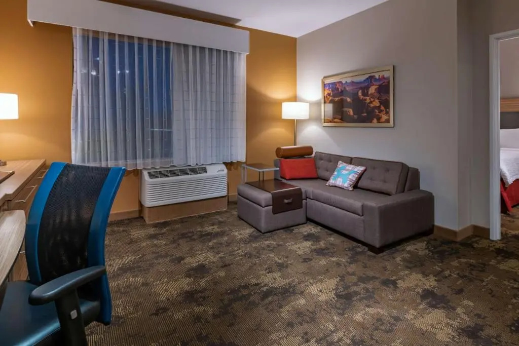 Double Suite (full double bed)
