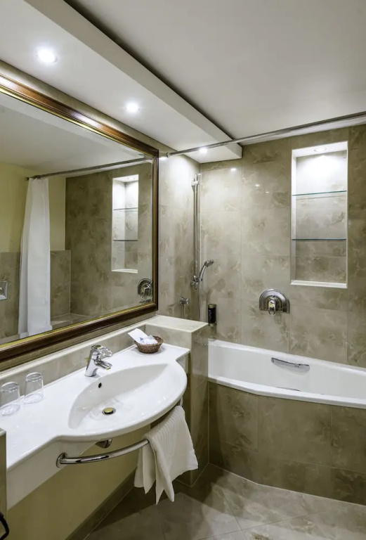 Standard Triple Family room