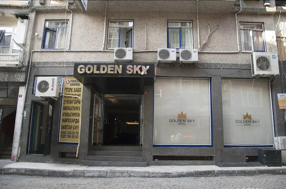 Hotel Golden Sky