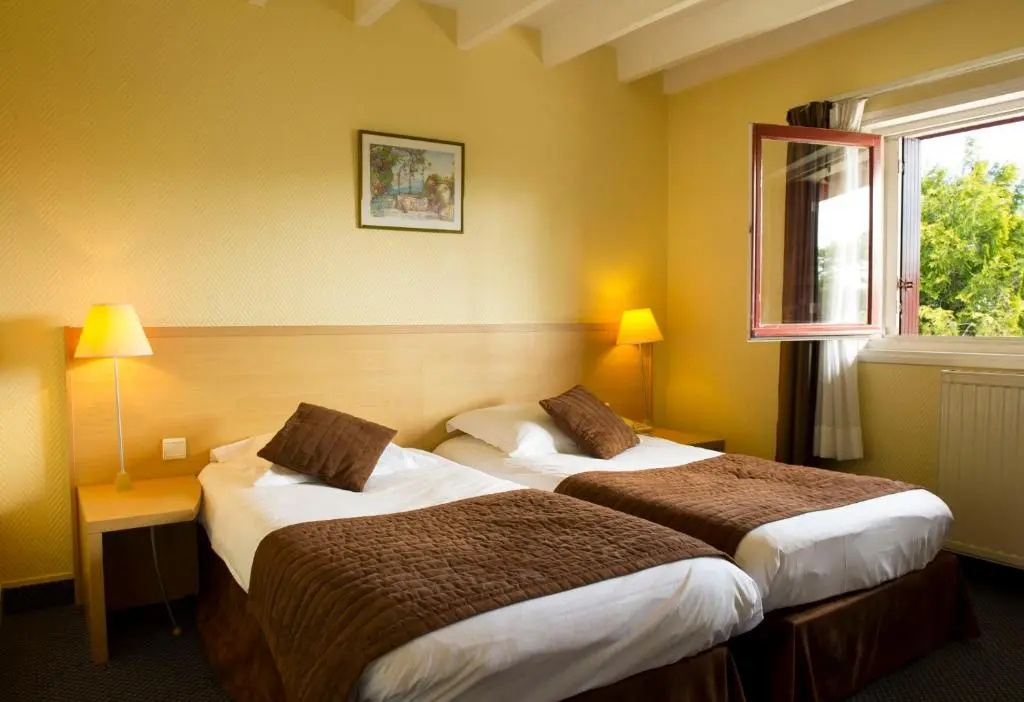 Standard Double room (full double bed)