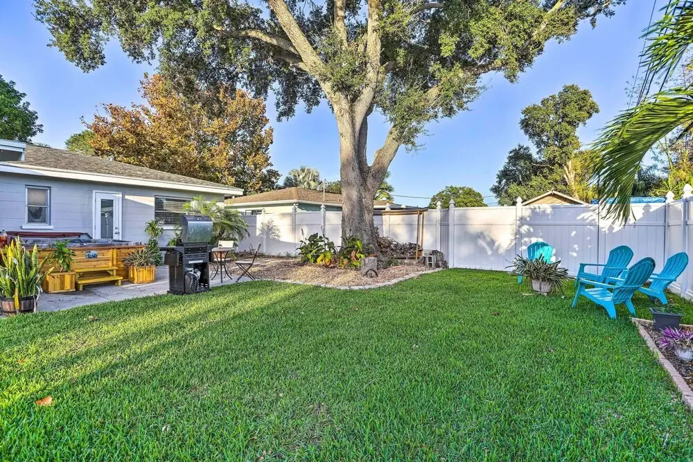 Remodeled St Petersburg Retreat w/ Hot Tub!