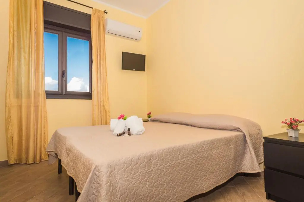 Economy room