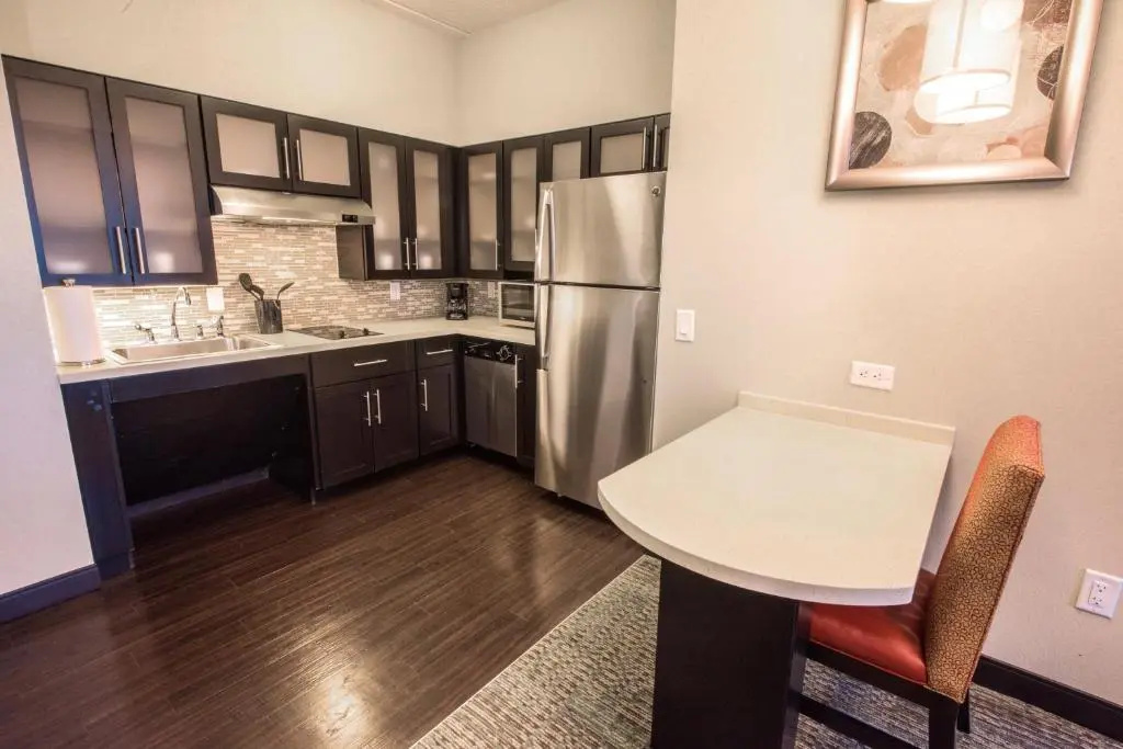 Staybridge Suites Albany Wolf Rd-Colonie Center by IHG - Chambres