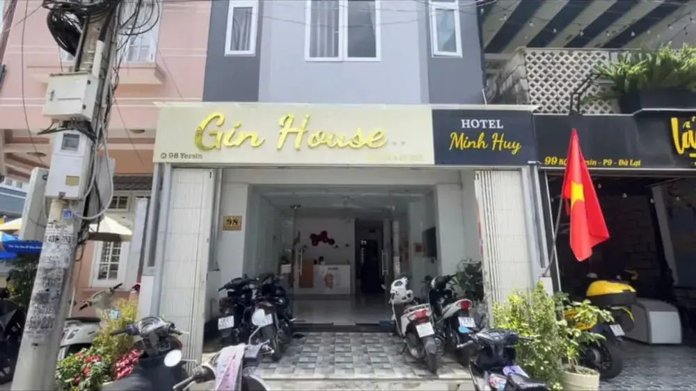 Gin House DL - by Bay Luxury
