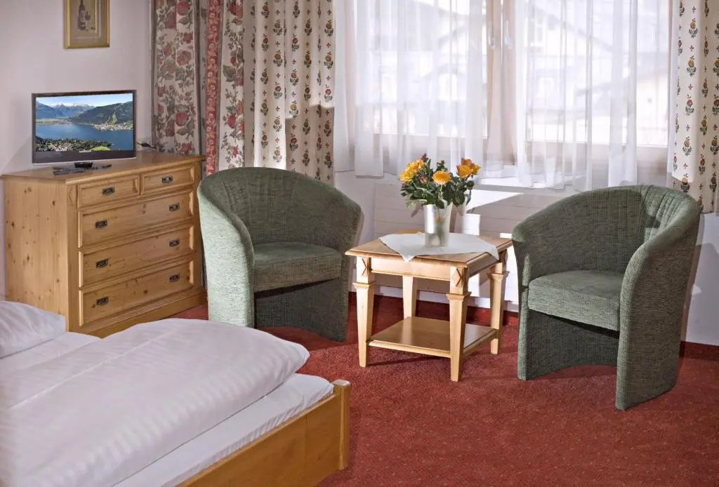 Hotel Neue Post - Chambres