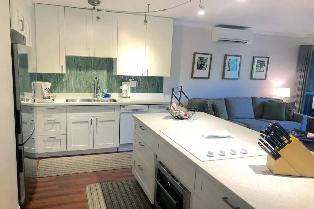 Kihei Kai Oceanfront Condominiums - Chambres