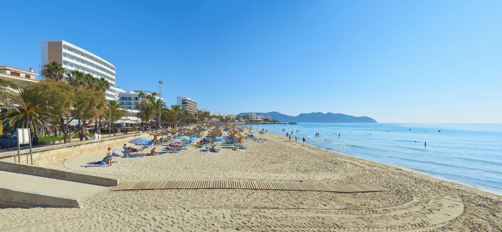 Beach & Waterfront