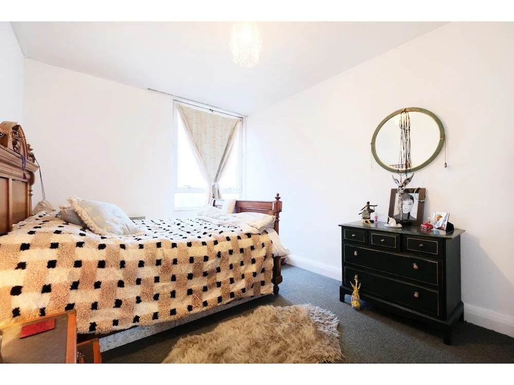2-br Flat For 4 in Gated Complex With Pool