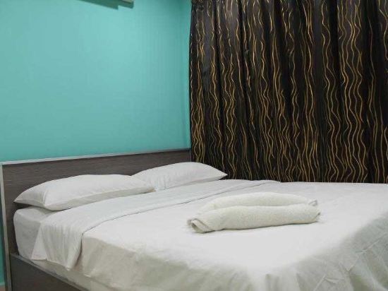Lacomme Inn