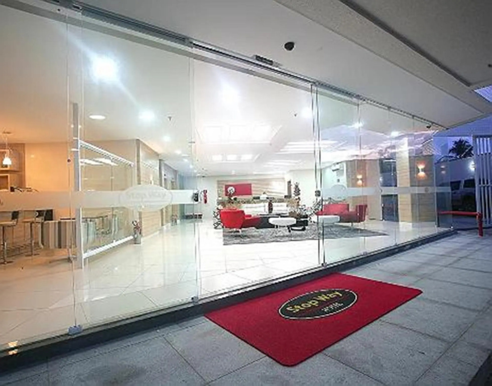 Lobby & Reception