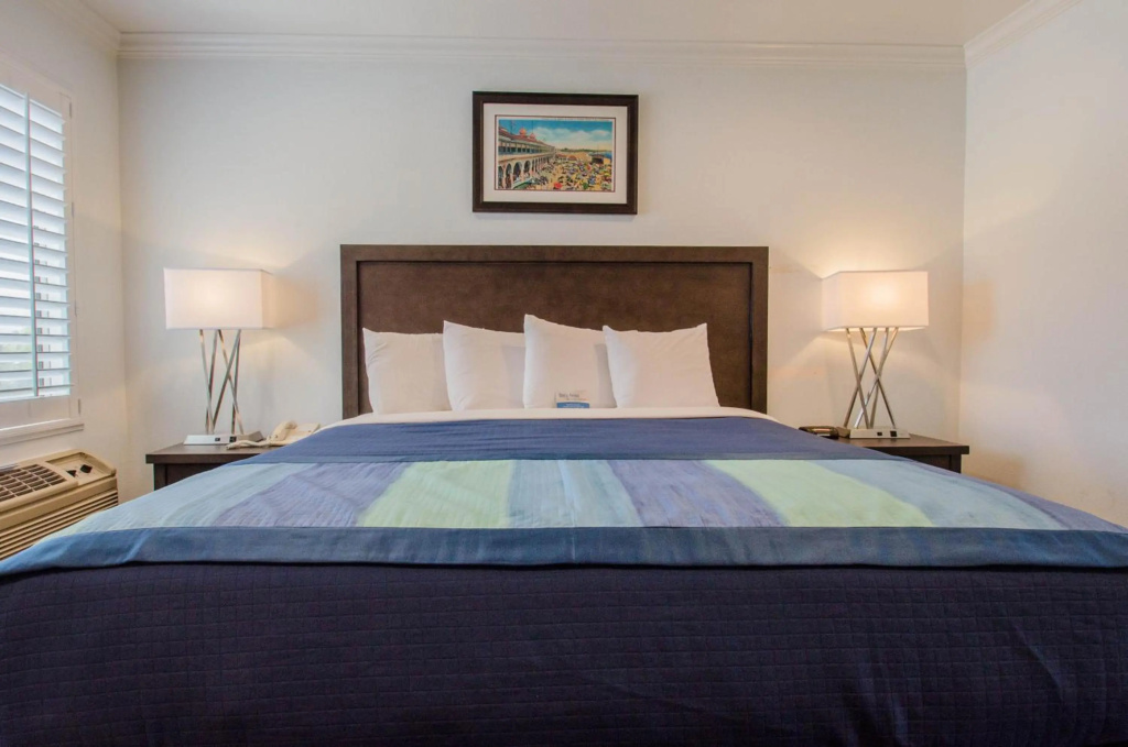 Continental Inn — 3