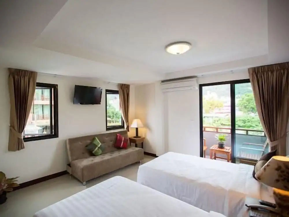 Premium Double room with mountain view (full double bed)