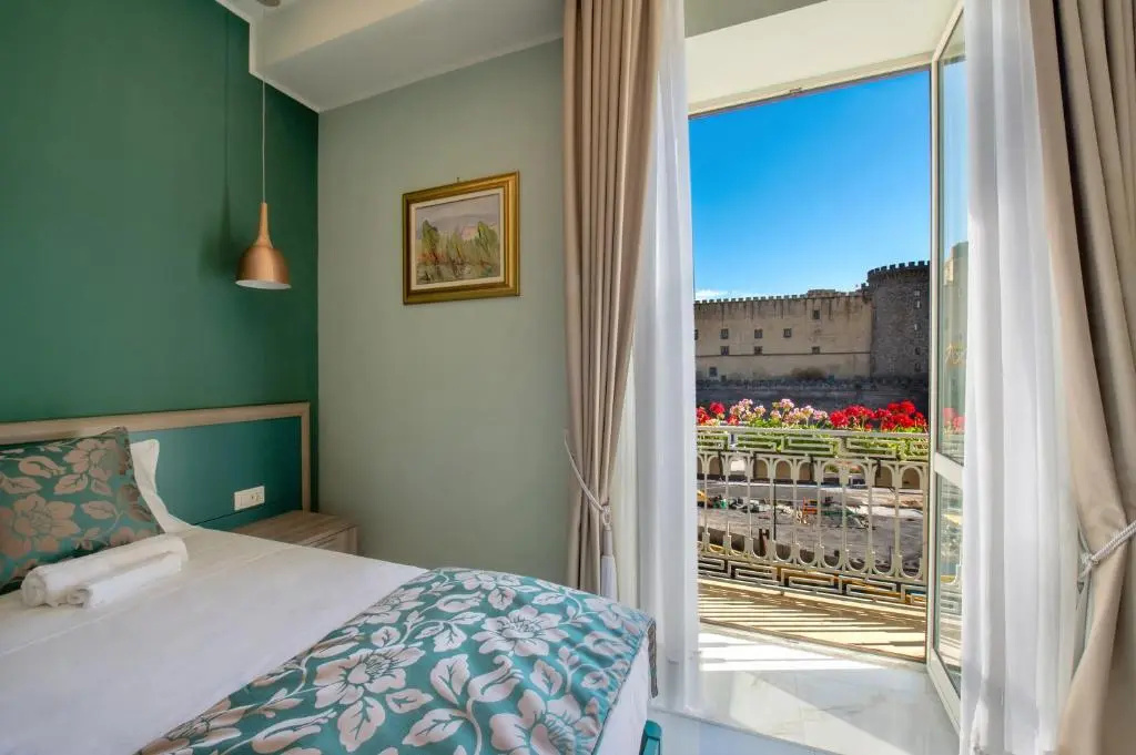 Deluxe Double room with sea view (full double bed)