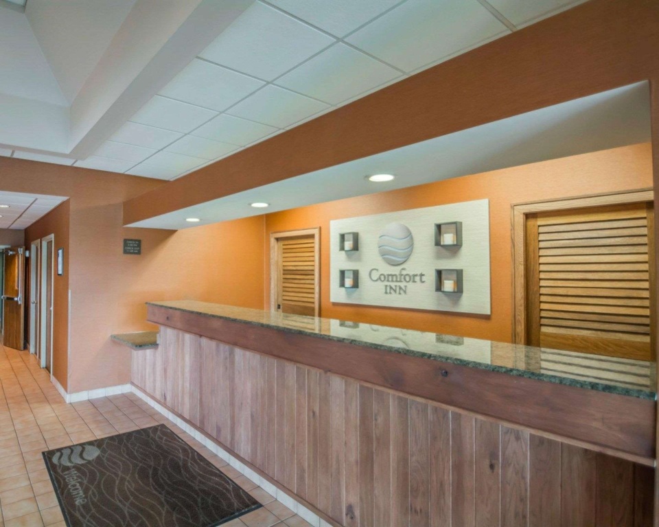 Lobby & Reception