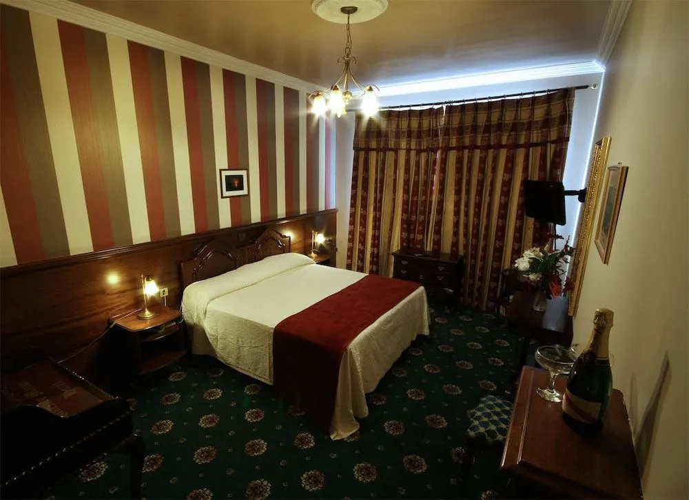 Lakeside Manor Hotel - Général