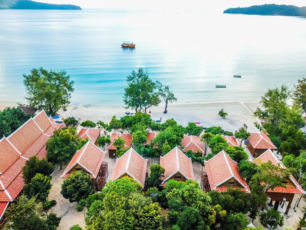 Beach & Waterfront