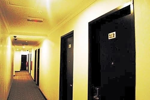 Adel Hotel