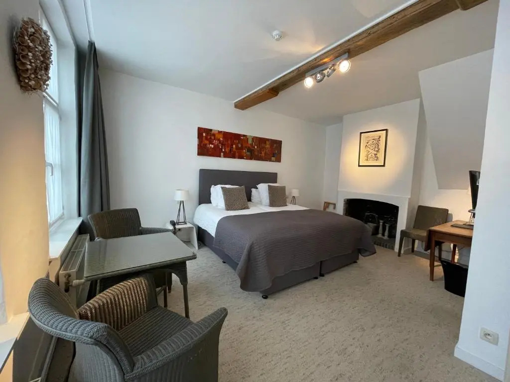 Economy room