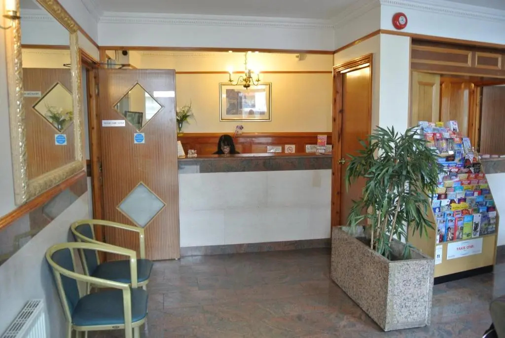 Lobby & Reception
